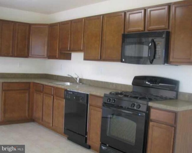 Building Photo - 133 Sugarbush Dr