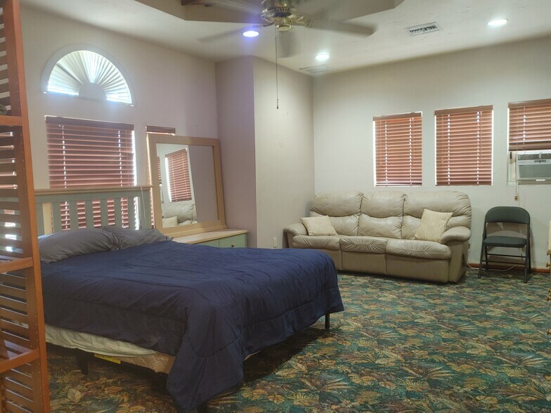Studio Apartment - 903 Cypress Lake Cir