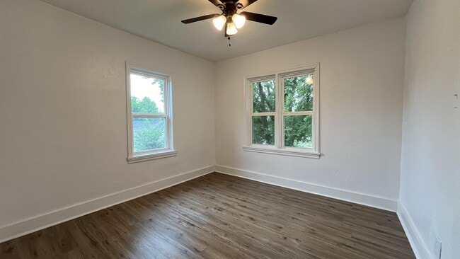 Building Photo - 214 N 19th St