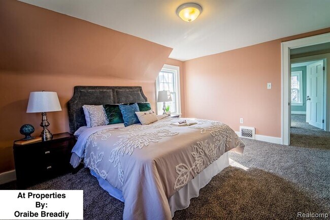 Building Photo - 959 Washtenaw Ave