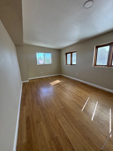 Building Photo - 2806 W Melvin St