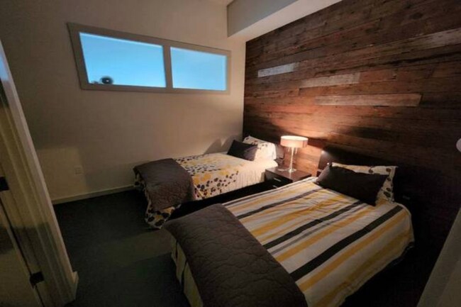 Building Photo - 606 Cascade Ave