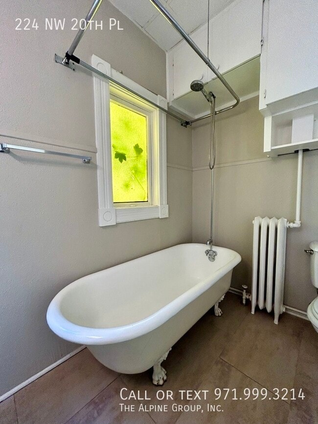 Building Photo - 224 NW 20th Pl