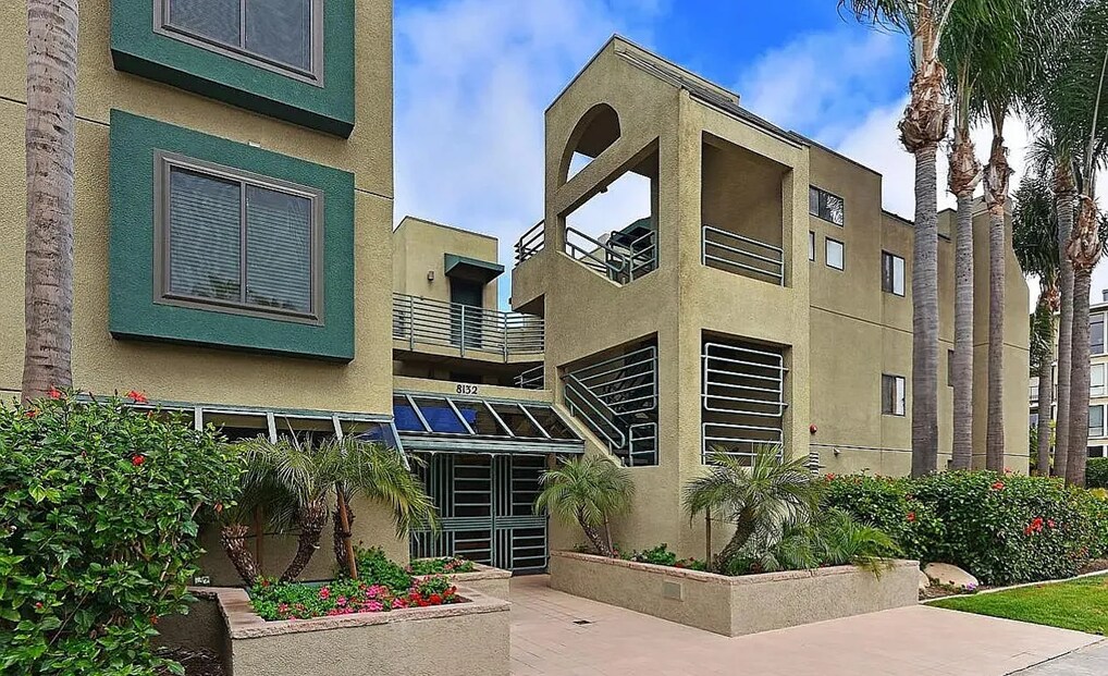 Building Photo - 8132 Camino del Sol