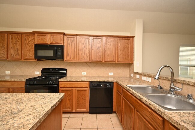 Building Photo - 1506 York Creek Dr