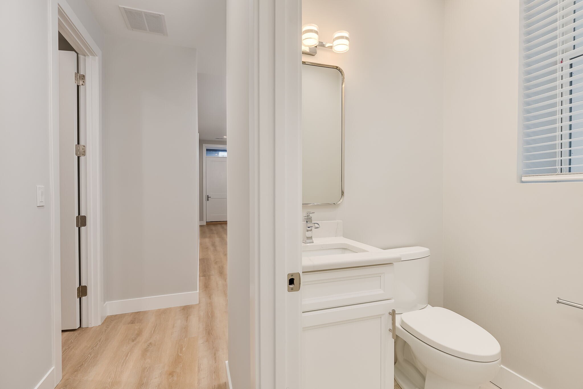 powder room - 864 N State St