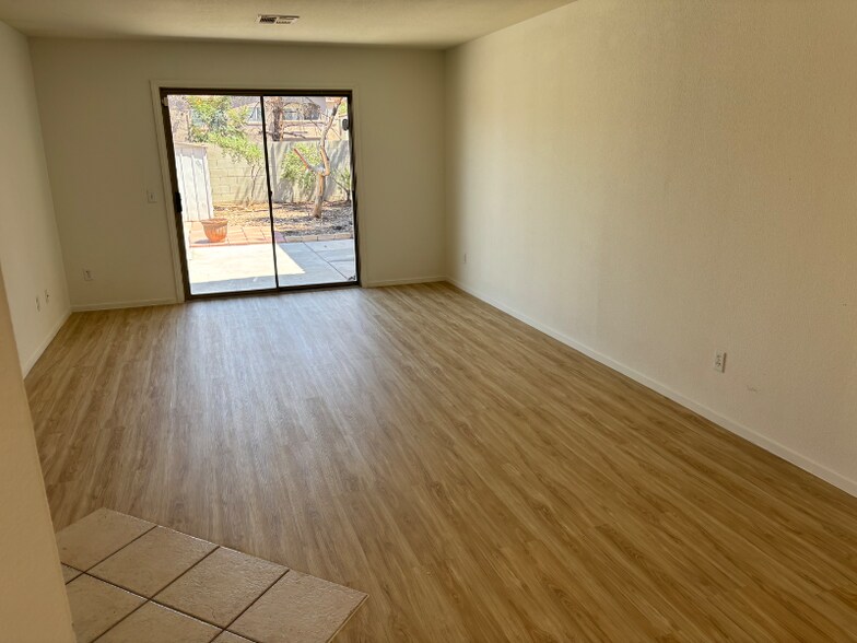 Building Photo - 5212 Del Rey Ave