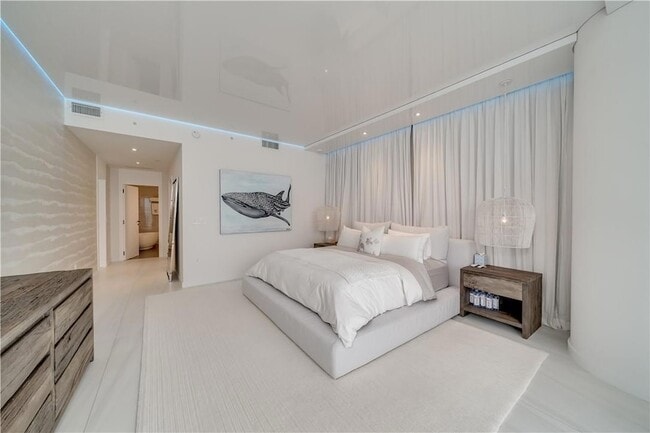 Building Photo - 2200 N Ocean Blvd