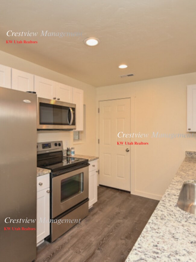 Building Photo - Martin Triplex