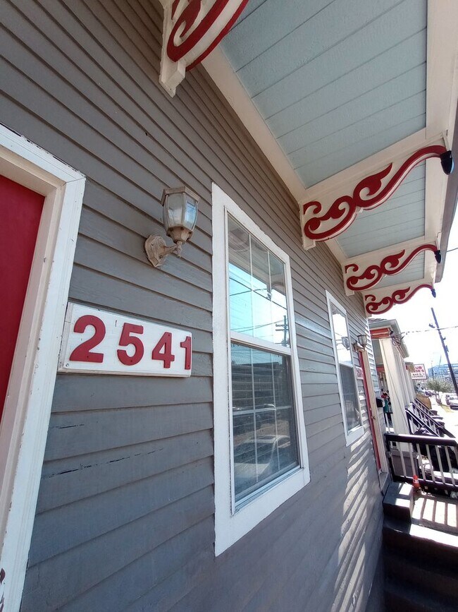 Building Photo - 2539 Gravier St