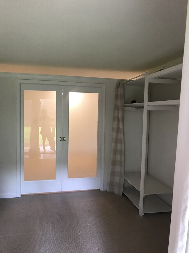 Second Bedroom - 250 Little St