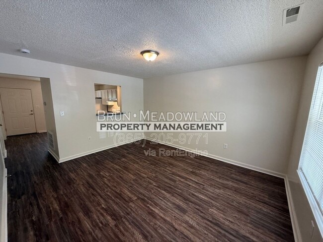 Building Photo - 5622 Boxwood Garden Way