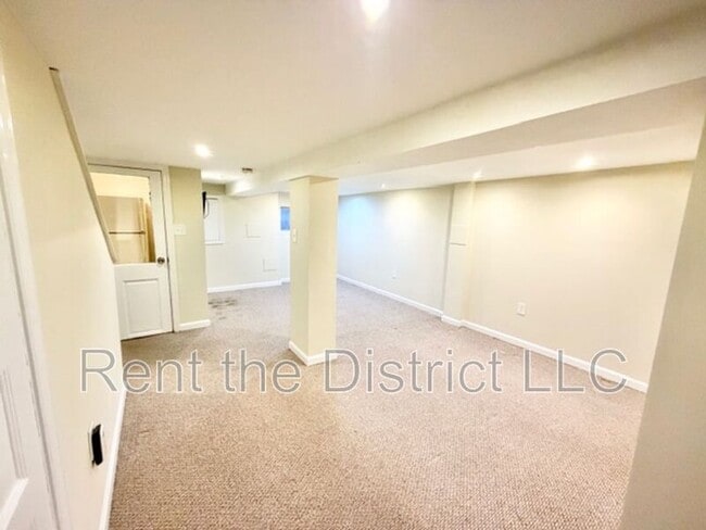 Building Photo - 814 Longfellow St NW