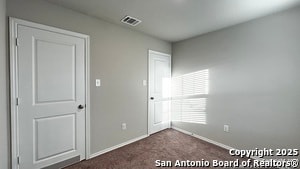 Building Photo - 10219 Robbins Crk