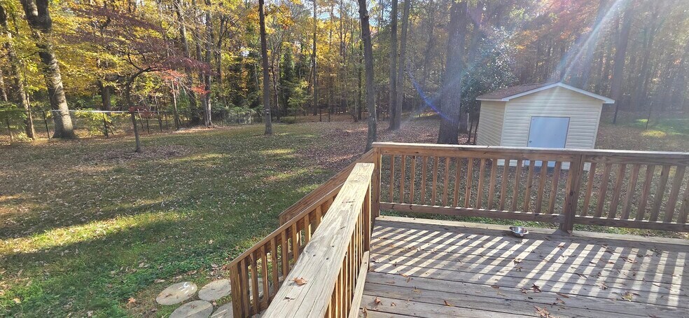 Building Photo - 135 Windsor Cir