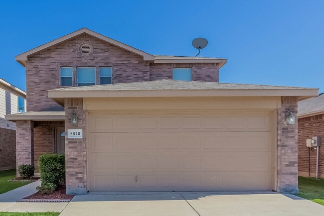 Building Photo - 5828 Ridge Lake Dr