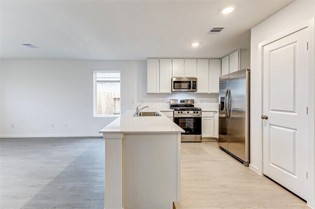 Building Photo - 16606 River Grass Trl