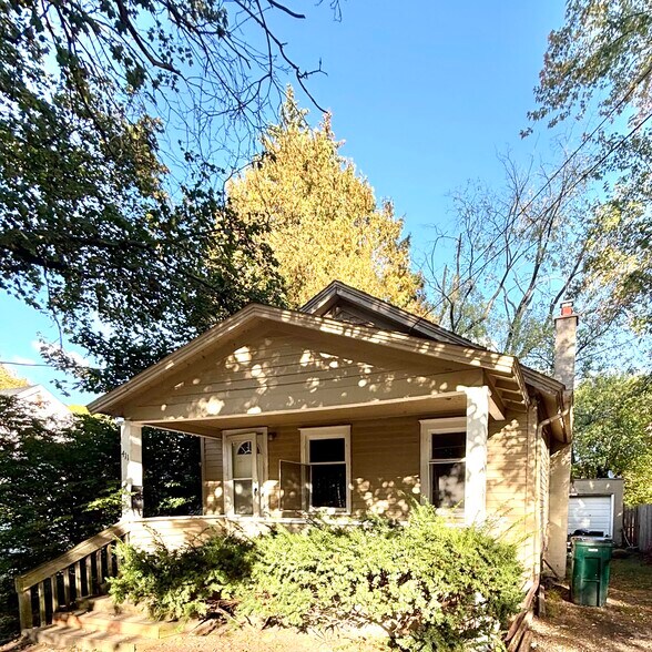 Primary Photo - 411 S Hayford Ave