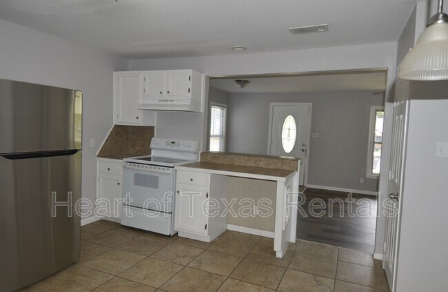 Building Photo - 2021 Travis St