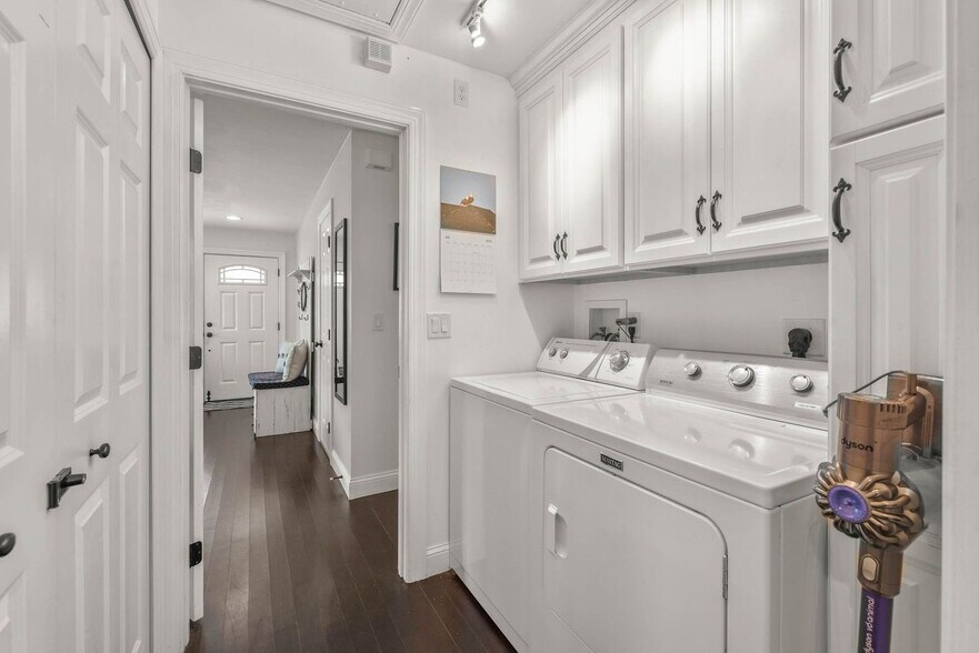 Building Photo - 36 Weeden St