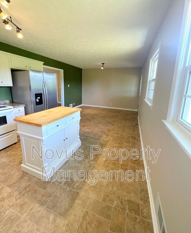 Building Photo - 271 Castleman Rd