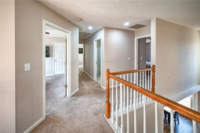 Building Photo - 2234 Oak Falls Ln