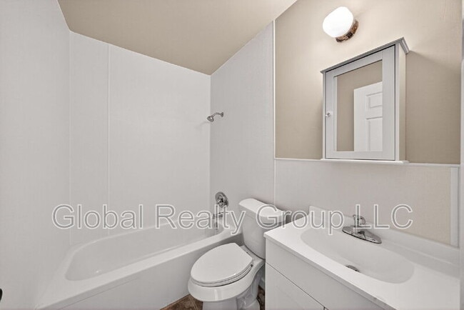 Building Photo - 301 Deborah Dr