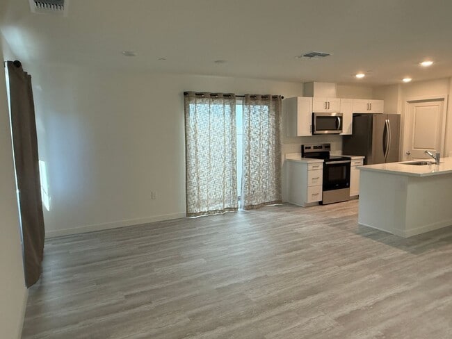 Building Photo - New Home in Gates Community