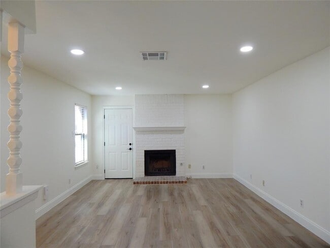 Building Photo - 101 Clearday Dr