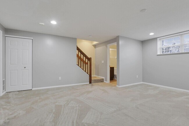 Building Photo - 243 Oxford Oak Dr