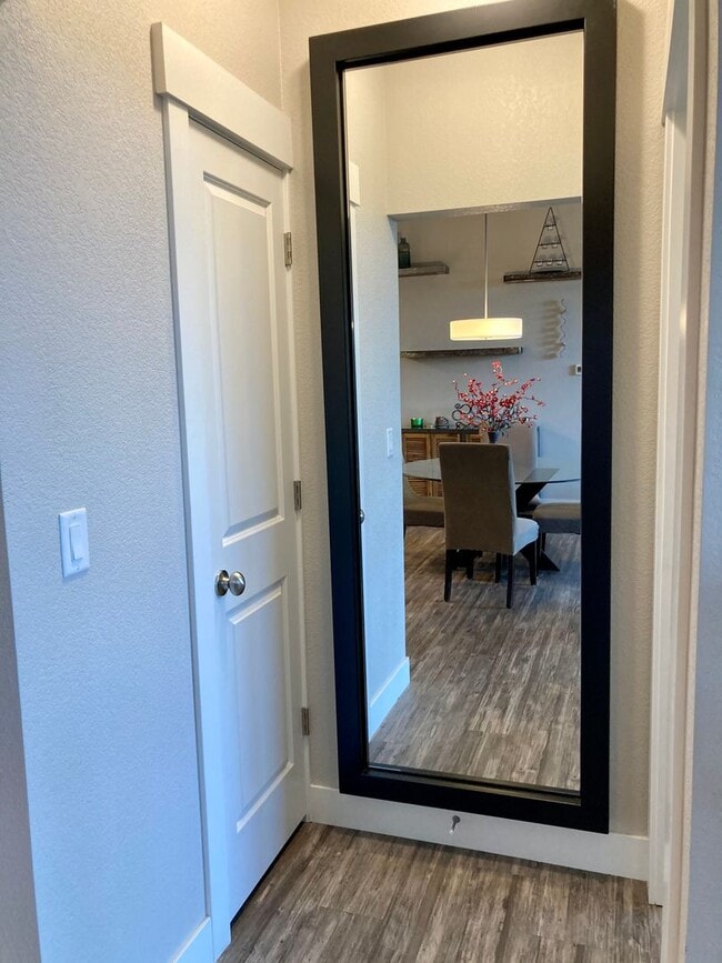 Building Photo - Spacious 3-Bed, 2-Bath Condo in the Desirable Rigden Farm Area