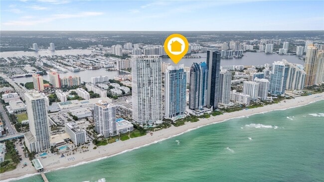 Building Photo - 17001 Collins Ave