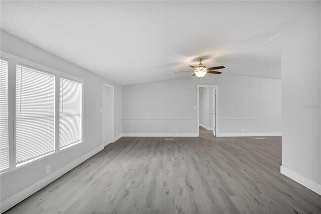 Building Photo - 10526 Bay Hills Cir