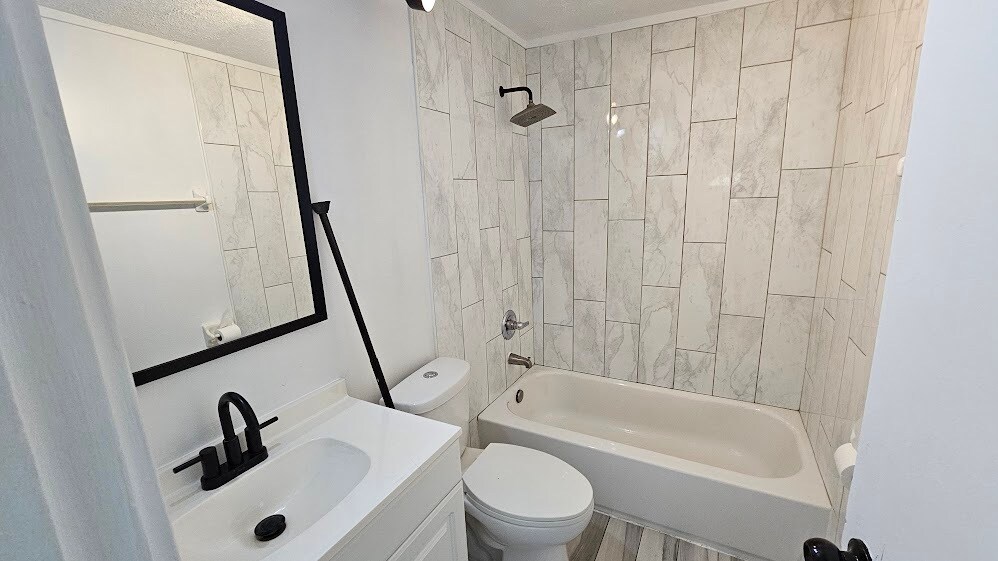 Bathroom - 5474 Terrace Ave