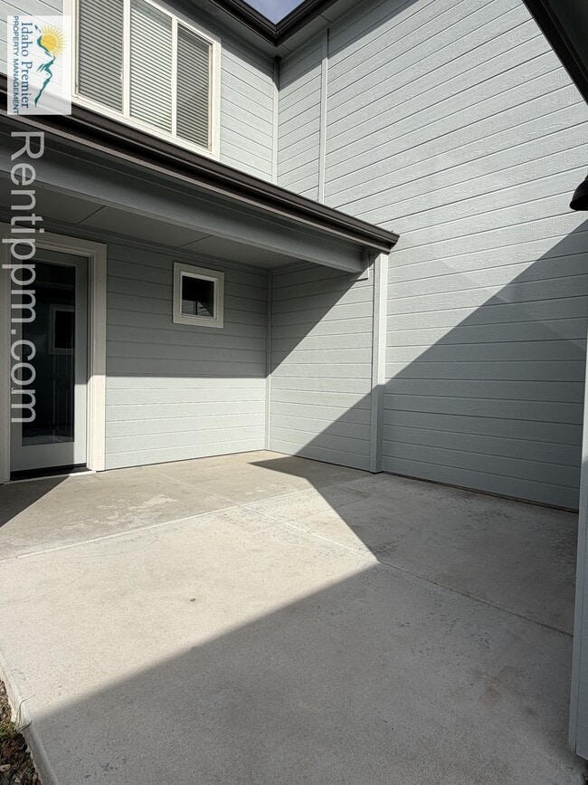 Building Photo - 3010 S Honeycomb Way