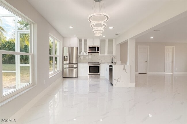 Building Photo - 2210 SE 27th Terrace