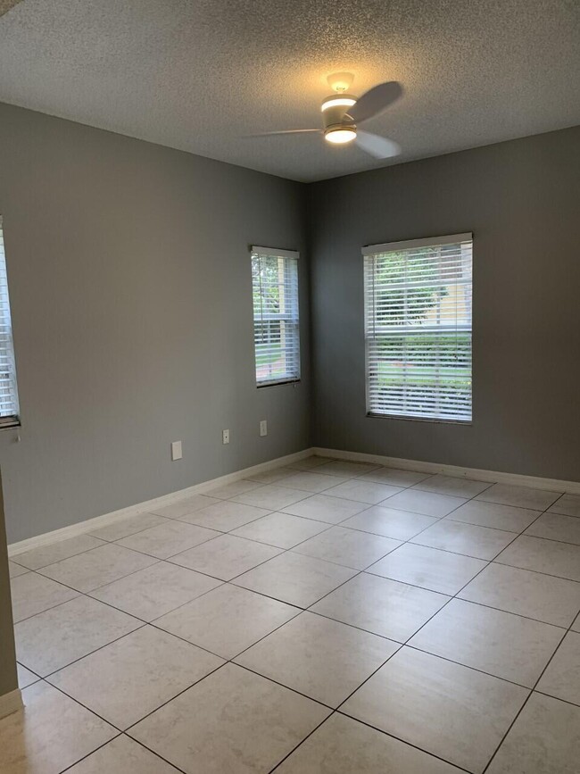 Building Photo - 10300 Fox Trail Rd S
