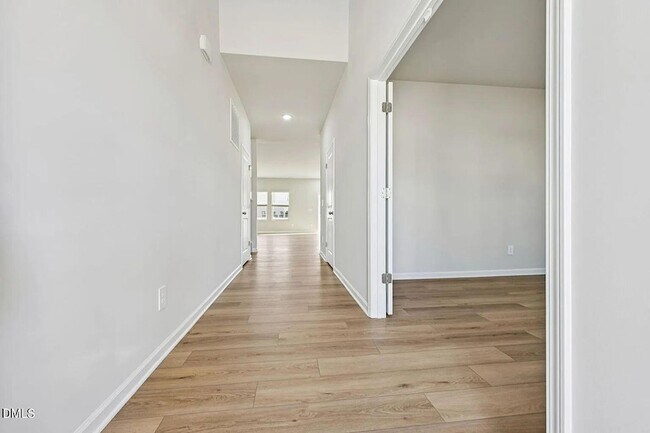 Building Photo - 744 Red River Dr