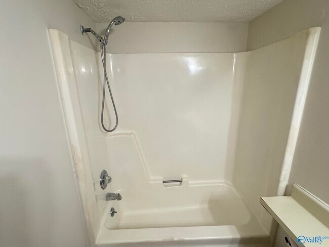 Building Photo - 6622 Willow Pointe Dr NW
