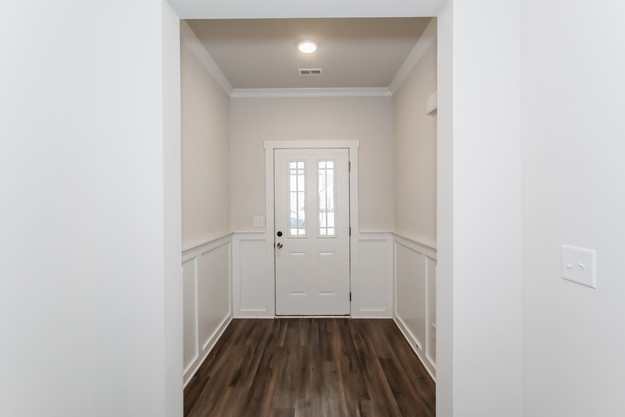 Building Photo - 504 The Heights Ln