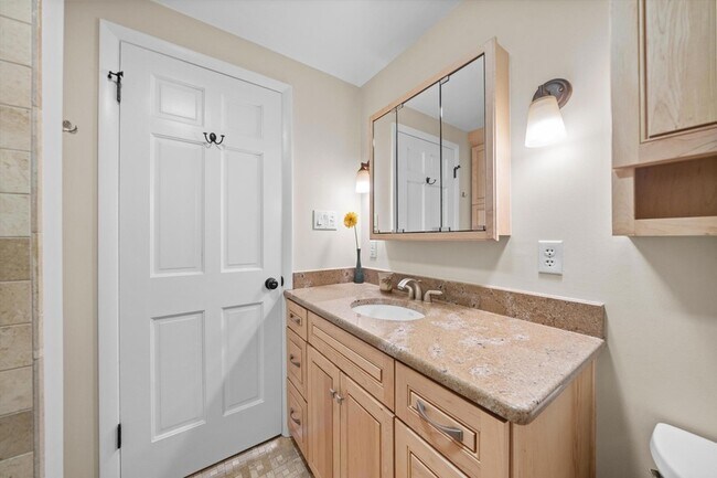 Building Photo - 2854 Parkridge Dr