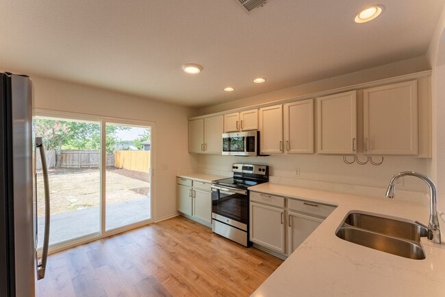 Building Photo - 1225 Anise Dr
