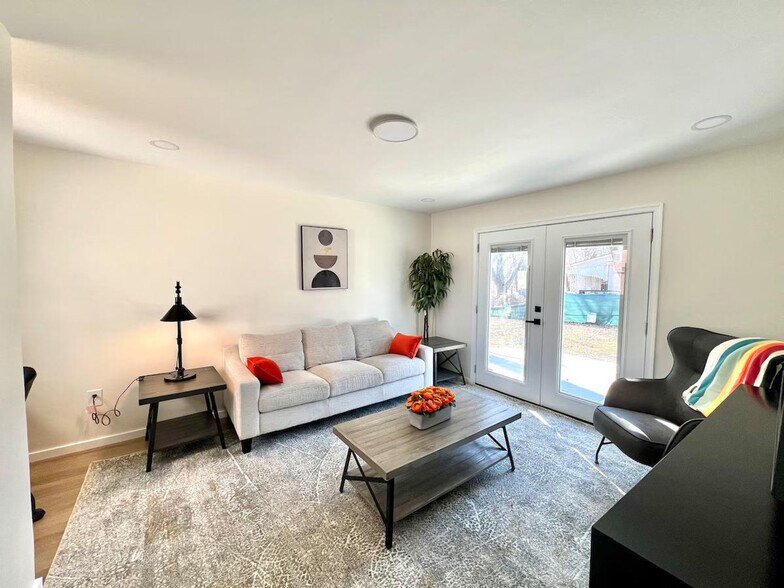 Building Photo - 6112 Modupeola Way