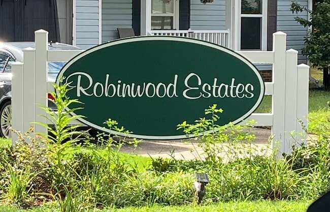 Building Photo - 6658 Vaughn Rd