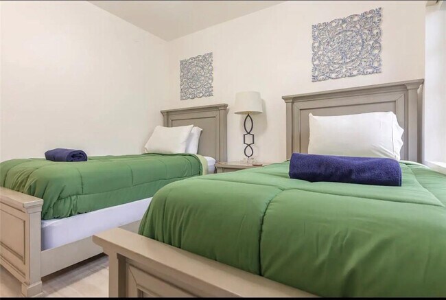 Building Photo - 1311 Monroe St