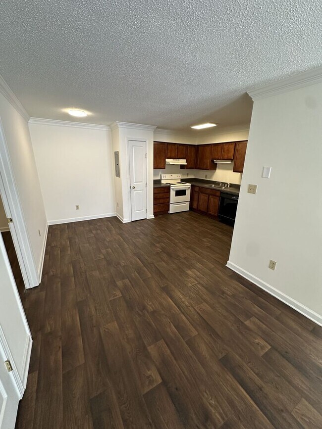 Building Photo - 2 Bedroom 2 Bathroom Condo!