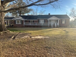 Building Photo - 3 bedroom/2 bath rental in Double Branches Community - $2000 per month - NO water fee; owner main...