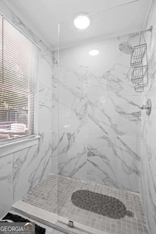 Building Photo - 1738 Duke Rd