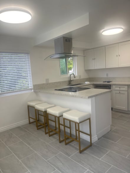 Primary Photo - 16881 Sims Lane