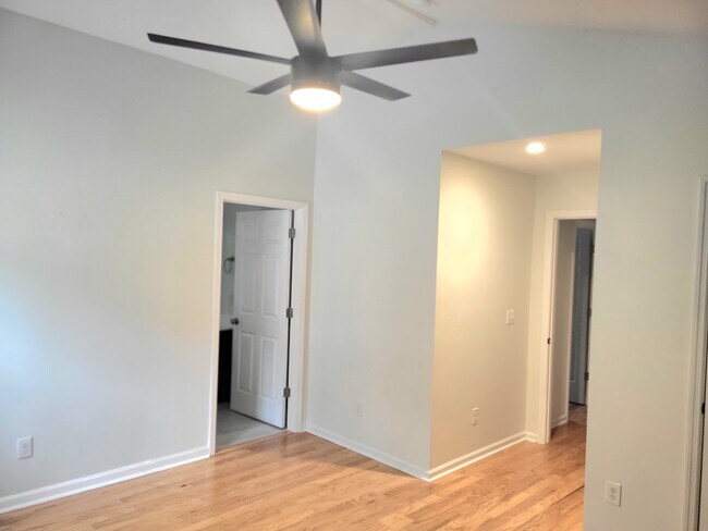 Building Photo - 1003 Summerfield Ct